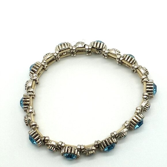 Soft Blue Faceted Crystal Glass Silver-tone Stretch Bracelet - Picture 5 of 15
